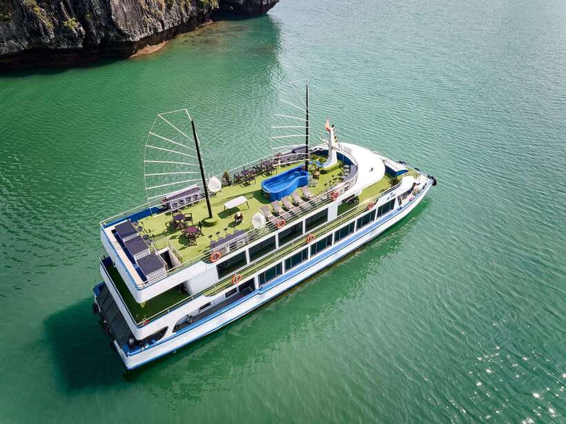 Ha Long & Bai Tu Long bay cruise wt Kayakking & buffet lunch - Who this cruise suits best (and who should look elsewhere)
