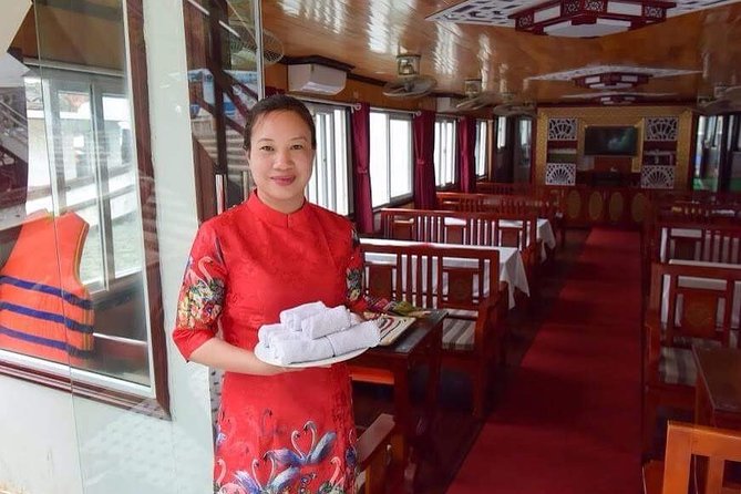 Ha Long Bay 1 Day 6 hour-Cruise with kayaking, Cave visiting & Swimming - Getting to Ha Long Bay: The Hanoi Pickup and the Morning Drive
