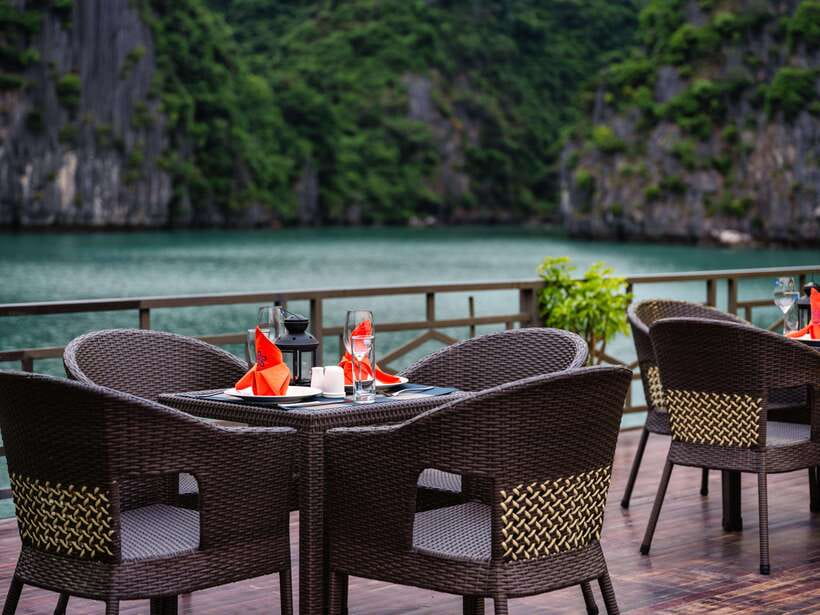 Ha Long Bay: 2-Day Tour with La Pandora Boutique Cruise - Should you book La Pandora Boutique Cruise for 2 days?