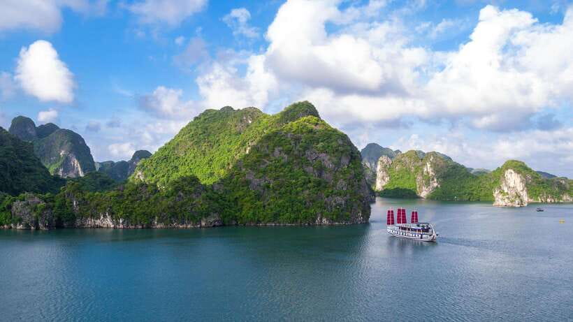 Ha Long Bay - Bai Tu Long Bay Luxury Boat Tour & Transfer - Hanoi pickup to Ha Long port: why the timing works