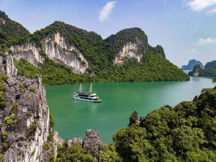 Ha Long Bay Cruise w/ Jacuzzi, Kayak & Limo from Hanoi - Thien Cung Cave and Monkey Island: the fun, memorable extras