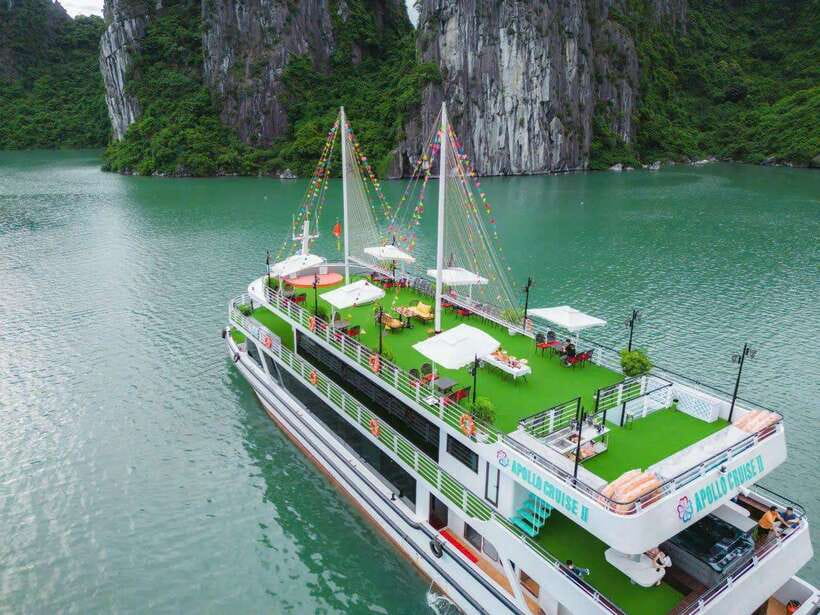 Ha Long Bay Deluxe Cruise & kayaking - 1 Day - Ti Top Island beach time and a viewpoint climb