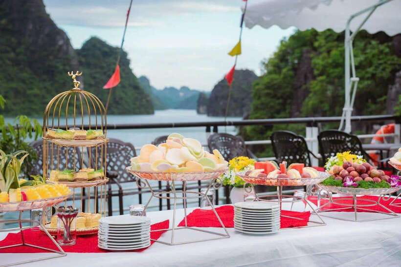 Ha Long Bay Deluxe Cruise & kayaking - 1 Day - Sunset tea party on the water: a simple end that works