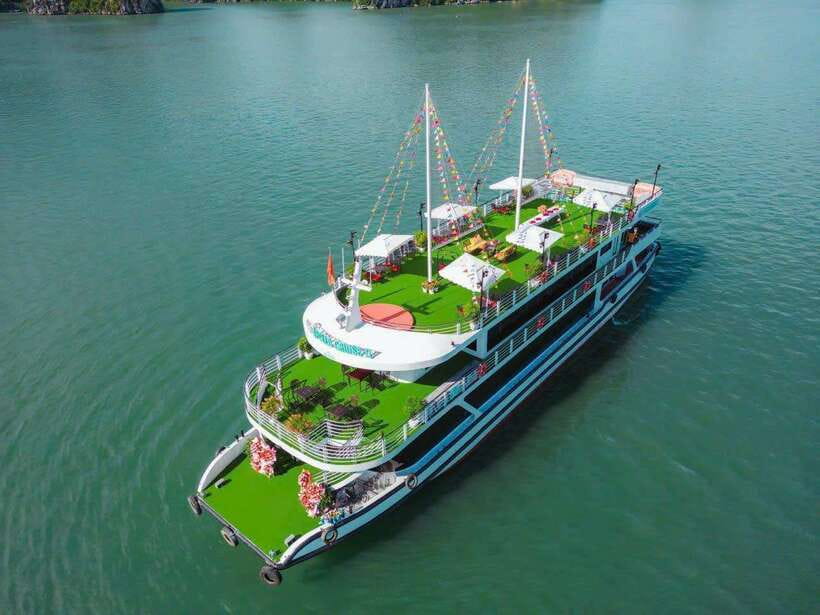 Ha Long Bay Deluxe Cruise & kayaking - 1 Day - Who this Halong Bay deluxe cruise fits best