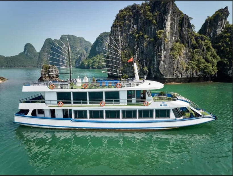 Ha Long Bay- Deluxe Day Cruise, Lunch& Kayaking&Sunset party - Titop Island: swim or climb about 300 steps
