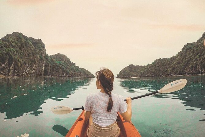 ️ Ha Long Bay Instagram Tour: Most Famous Spots (Private & All-Inclusive) - Hang Luon Cave kayaking: turning the karsts into a moving backdrop