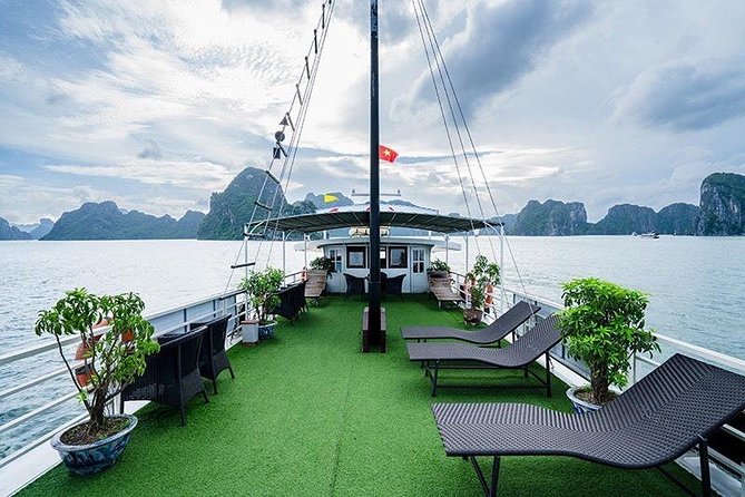 Ha Long bay Luxury cruise Day Trip - The cruise wind-down: returning to port and the sunset party
