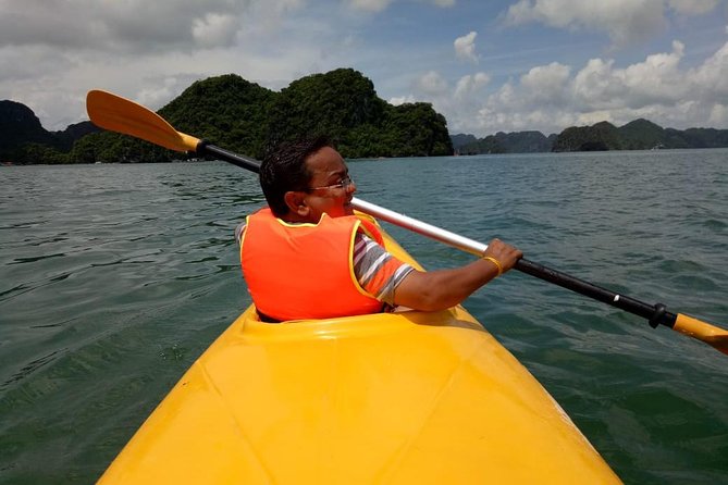 Ha Long Bay Six Hours Trip Kayaking & Swimming on Beach - The Climb and Lookout: Worth the Effort
