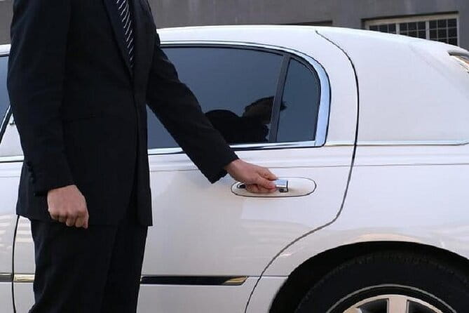 Ha Noi airport Arrival or Departure By Private car transfers - Meeting Your Driver at Hanoi International Airport (Without the Guesswork)