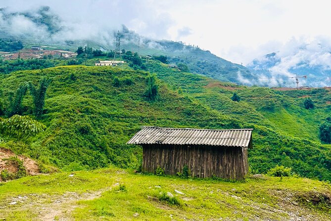 Ha Noi Car Transfer to Sapa or Vice Versa - Arrival in Sapa: Luggage Help and a Clean Finish