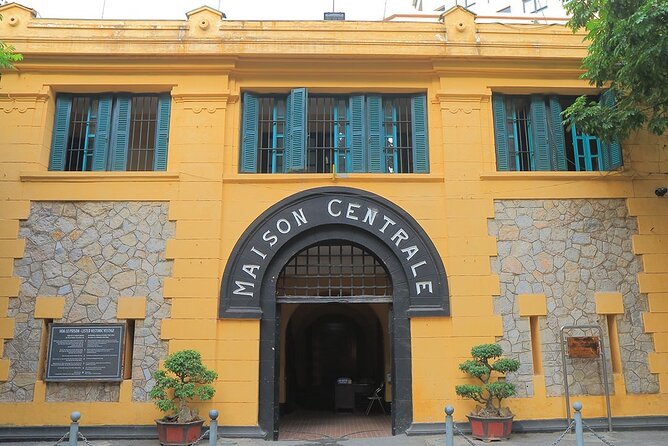 Ha Noi City Tour & Coffee Class - Temple of Literature: a calm hour among old study halls