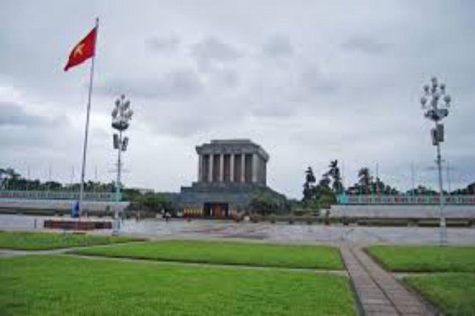 Ha Noi City tour - Group tour - Temple of Literature and Lunch with 8 Dishes