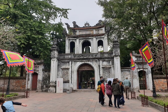Ha Noi Exclusive City Tour Full Day (1D) - Ho Chi Minh complex: what you can see and when it’s closed