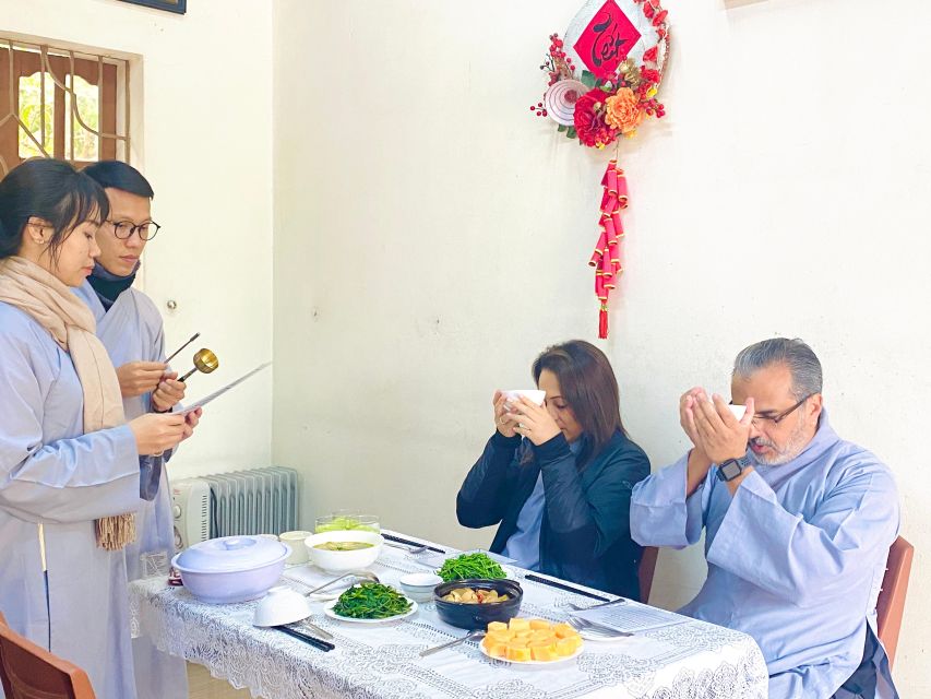 Ha Noi - Half-day Mindfulness meditation retreat - 10:35–10:45: asking for blessings through the Arhat ritual