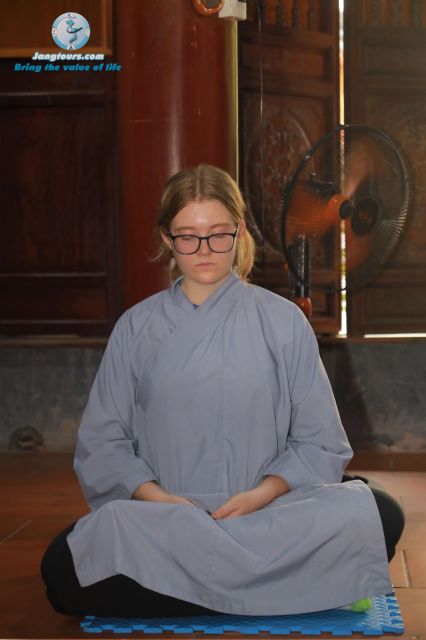 Ha Noi - Half-day Mindfulness meditation retreat - 08:00–08:45: greetings and pagoda etiquette that set the tone