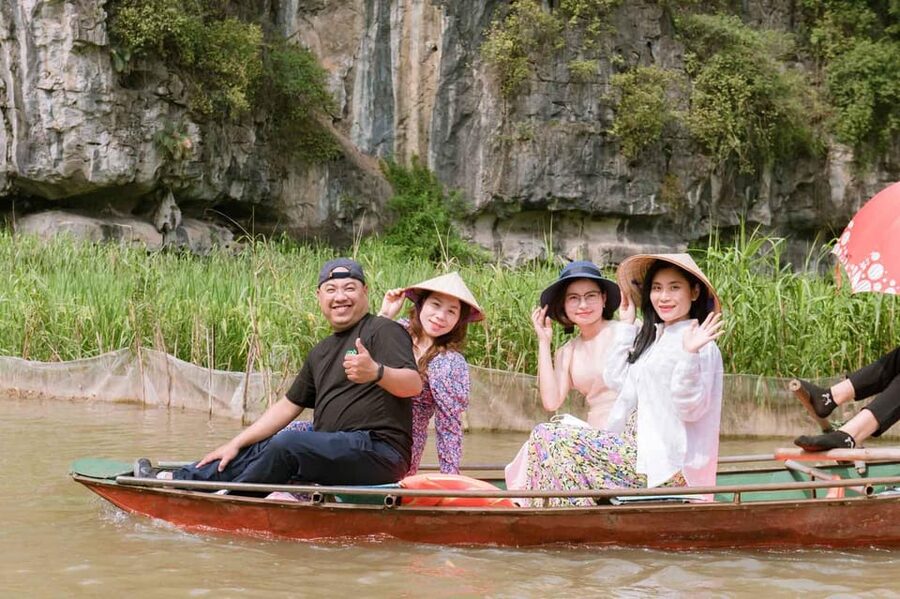 Ha Noi: HOA LU-TAM COC-MUA CAVE ,Buffet Lunch & Cycling - Hoa Lư ancient capital: history with a temple visit and real village cycling