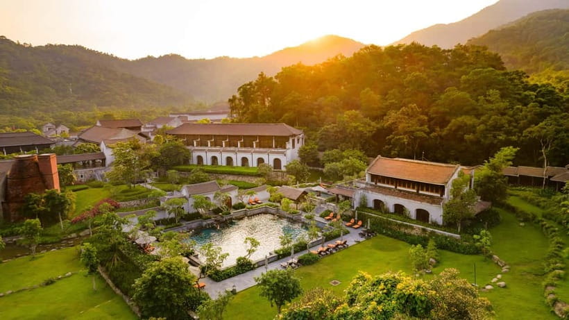 Ha Noi: Yen Tu Mountain - UNESCO Cultural Heritage Day Tour - Continuing to Nha San Tung Tam: the middle of the day’s pace