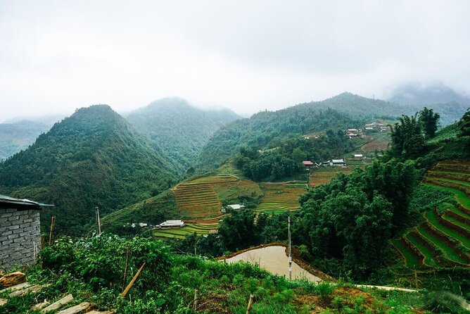 Half Day Cat Cat Village Tour Guided from Sapa - Group size and comfort: why the max 17 matters