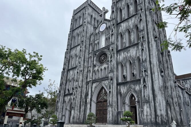 Half-Day Ha Noi City Sightseeing Private Tour With Student - One Pillar Pagoda and Tran Quoc Pagoda: faith, symbols, and quick context
