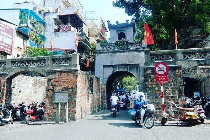 Half-day Ha Noi's Hidden Gems And Historic Sites - Old Quarter by cyclo: 36 streets at a human pace