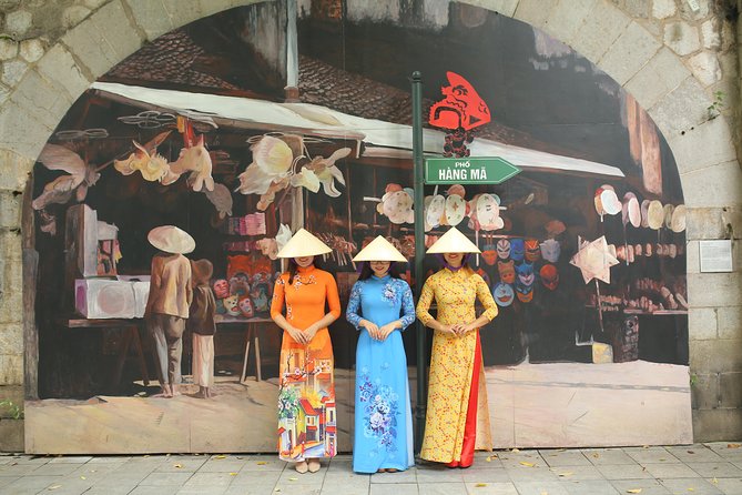 Half-Day Hanoi City Tour by Scooter - Meeting your guide and getting ready for Hanoi traffic