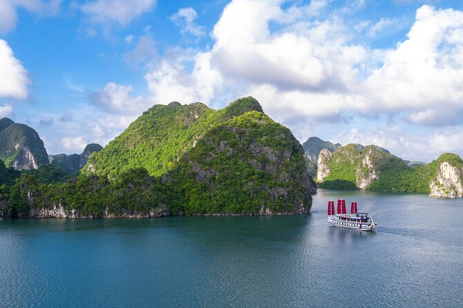 Halong & Bai Tu Long Luxury Day Tour - Fishing village & Kayak - Lunch onboard and small comforts that keep the day from wearing you down