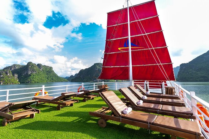Halong & Bai Tu Long Luxury Day Tour - Fishing village & Kayak - Sunset time on the bays: why that last stretch is worth it
