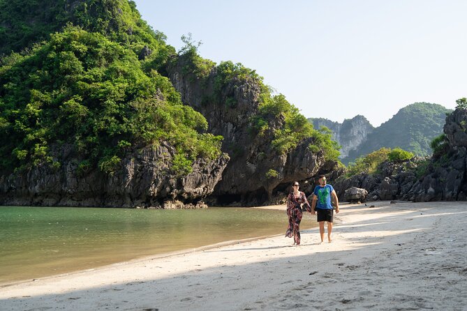 Halong Bay 2-Day Deluxe Cruise Tour including Kayaking and Cooking Demonstration - Hang Luon Cave kayaking: thousand-year rock formations, up close