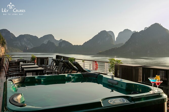 Halong Bay 2-Day from Hanoi - Day 1 on the bay: lunch, kayaking in Tung Sau, and Ti Top Island