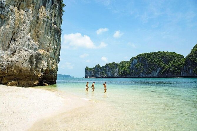 Halong Bay 2 Day Luxury Cruise 6 Star - Luon Cave kayaking: the water moment you’ll remember