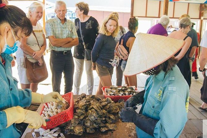 Halong Bay 2 Days 1 Night Included Transfer from Hanoi - The guide makes the difference: what Trung brings to the trip