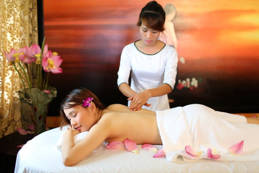 Halong Bay: 2D1N 5-Star Starlight Cruise - Who should book this cruise, and who should skip it