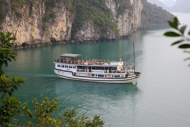 Halong Bay 2D1N BEST CRUISES All-Inclusive: Transfer, Meals, Kayak, Cave, Island - Day 2: Cua Van Kayaking Plus Either Bright and Dark or Thien Canh Son