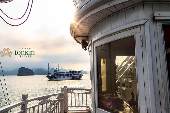 Halong bay Boutique Cruise 2D/1N tour: Kayaking, swimming, Titop island & cave - What to wear and pack: formal nights, hot sun, and wet moments