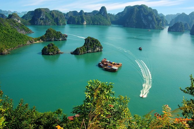 Halong Bay Cruises Full Day With All included - The 5-hour cruise circuit: classic scenes with crowd avoidance in mind