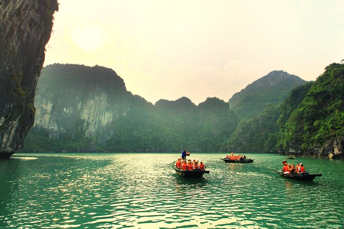 Halong Bay day cruise with Cave, Kayaking and Swimming on highway - The cruise setup: lunch first, then the cave and island rhythm