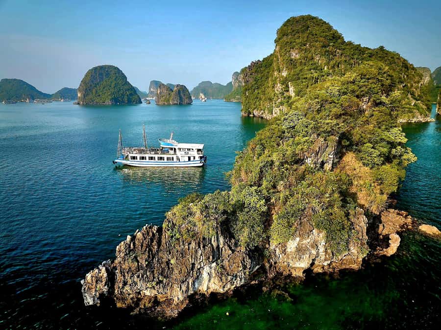 Halong Bay: Day Cruise with Caves, Kayaking & Sunset Party - Key things to know before you go