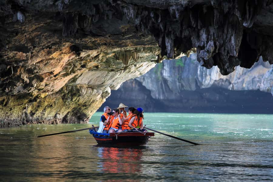 Halong Bay: Day Cruise with Caves, Kayaking & Sunset Party - Sung Sot Cave: Halong Bay’s main grotto stop