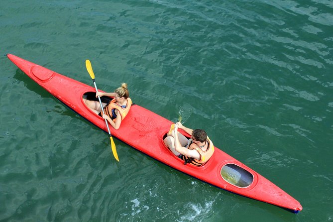 Halong Bay Day Tour: 4 hour cruising, caving, kayaking & lunch - Guide and group size: how the day stays friendly (even when it’s long)