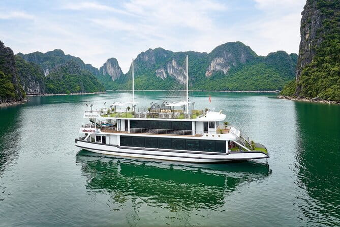 Halong Bay Day Tour Luxury Cruise With Jacuzzi and Buffet Lunch - Getting from Hanoi to Tuan Chau Harbor without wasting the morning