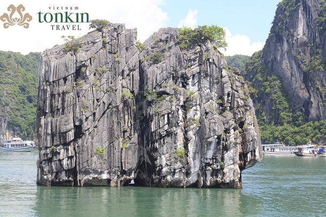 Halong bay deluxe cruise 2 days/ 1 night: kayaking, titop island, surprise cave - Overnight comfort: private ensuite cabin, AC, and what the boat quality really means