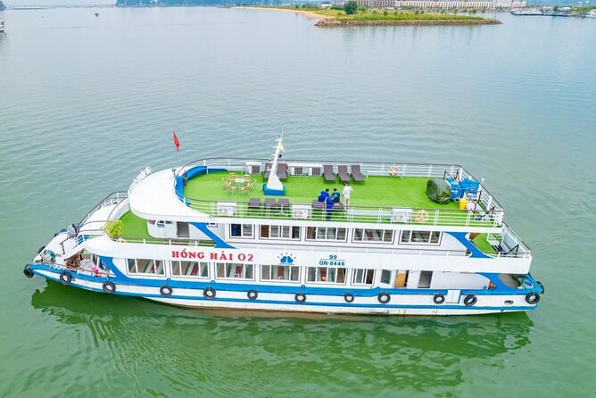 Halong Bay Full-day Cruise with Kayaking from Hanoi - Luxury junk cruising: why the boat choice changes the whole day