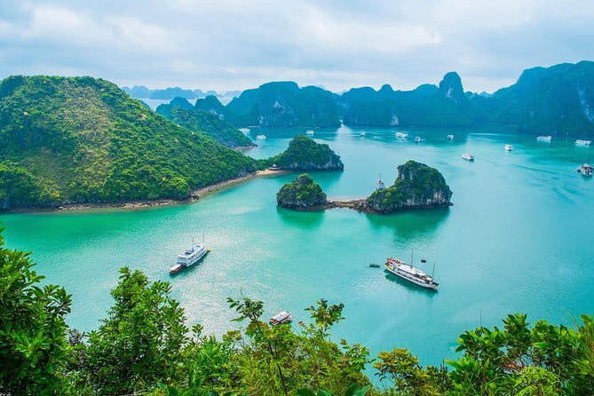 Halong Bay Full Day with All-Inclusive - Group size, crowds, and that one real-world caution