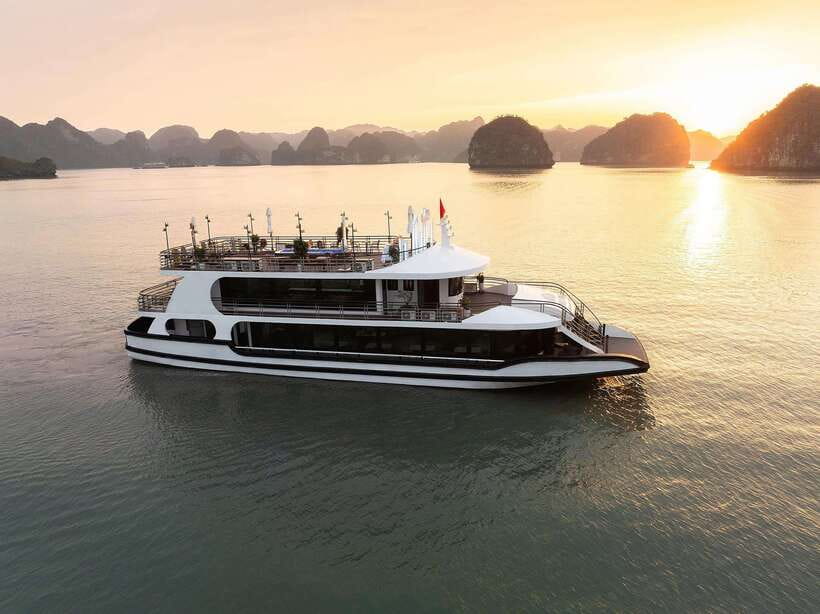 Halong Bay Luxury Cruise: Kayak&Swim,Cave, Party BEST SELLER - Hanoi to Halong Bay: Why the Timing Matters