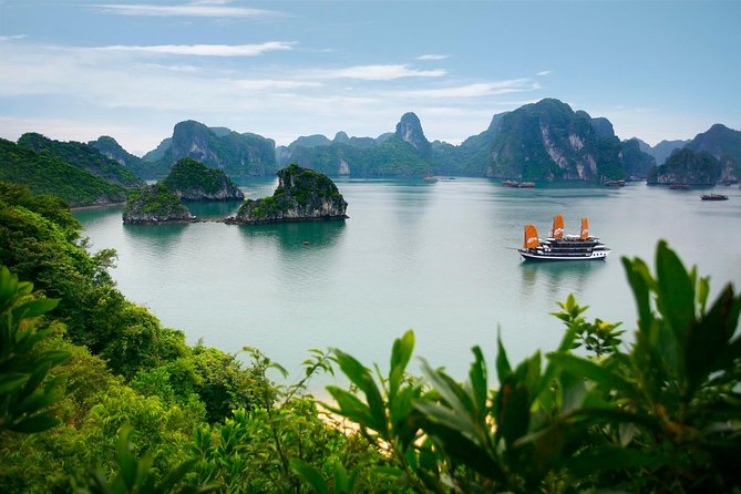 Halong Bay Luxury Cruise one day Tours - Sung Sot Cave: the second cave stop that takes time