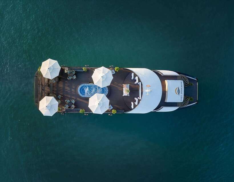 Halong Bay: Luxury Day Cruise with Buffet, Kayak, Swim - Luon Cave Kayaking: The Part That Feels Like You’re Actually in the Lagoon