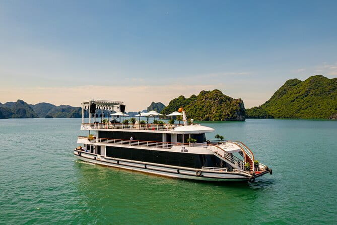HALONG BAY LUXURY IRIS CRUISE DAY TRIP-BEST SELLER: Kayak, Music - Luon Cave kayaking: the best reason to pick this day trip