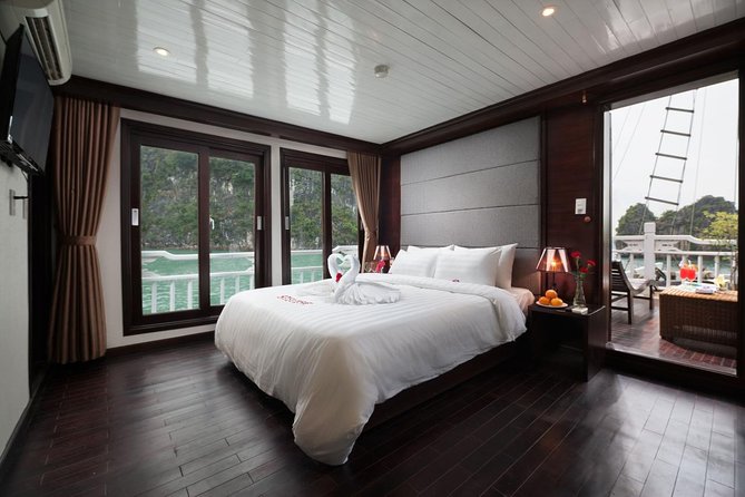 Halong Bay tour 2 days / 1 night on Stellar cruise {New 4 star Cruise}. - Day 1 on the water: Tuan Chau to Hang Sửng Sốt (Surprising Cave)