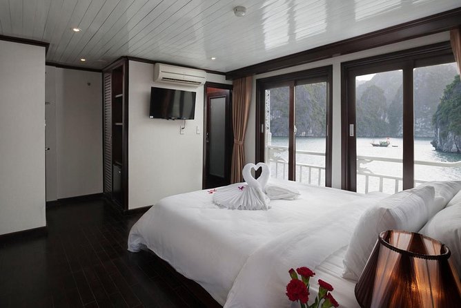 Halong Bay tour 2 days / 1 night on Stellar cruise {New 4 star Cruise}. - Luon Cave: kayak adventure or bamboo-boat comfort