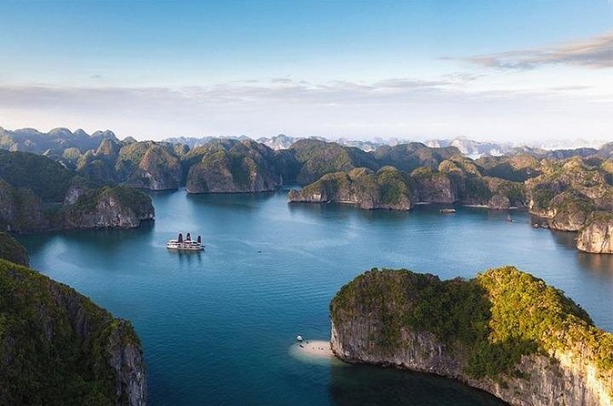 Halong Day Trip From Hanoi - English guide on the boat: asking the questions you actually care about
